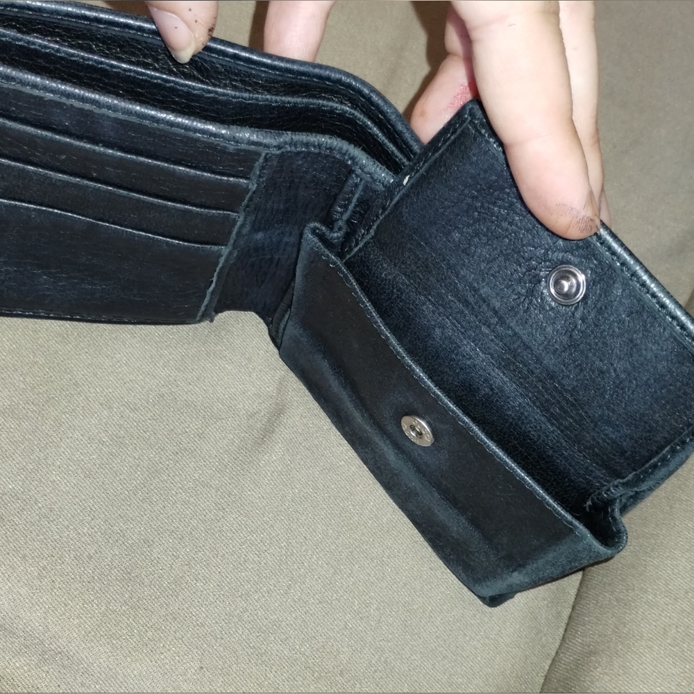 VINTAGE GUCCI SOFT BLACK LEATHER MEN'S BI-FOLD WALLET ~ AUTHENTIC - Picture 15 of 16